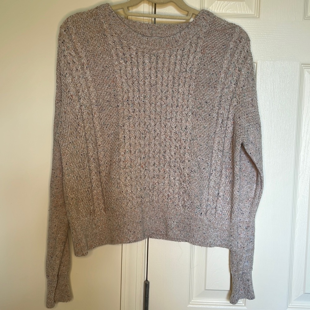 Cable knit pattern sweater